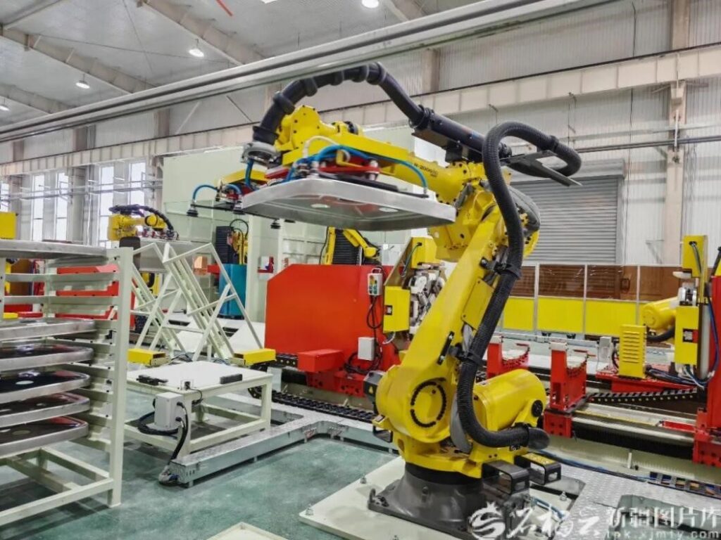 Shared factories boost efficiency, reduce costs in Urumqi, NW China's Xinjiang