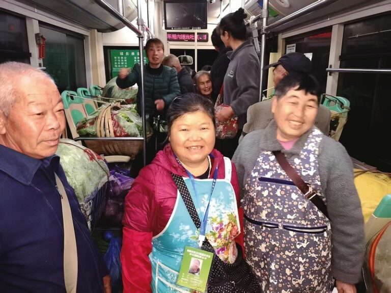 'Vegetable bus' offers glimpse into China's people-centered governance 'Vegetable bus' offers glimpse into China's people-centered governance