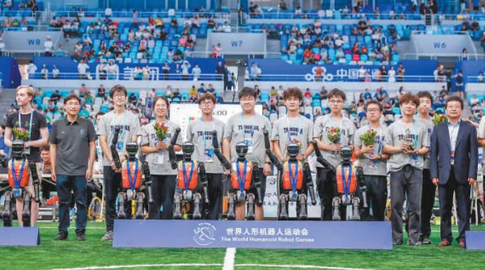 Chinese team turns humanoid robots into 'football stars'