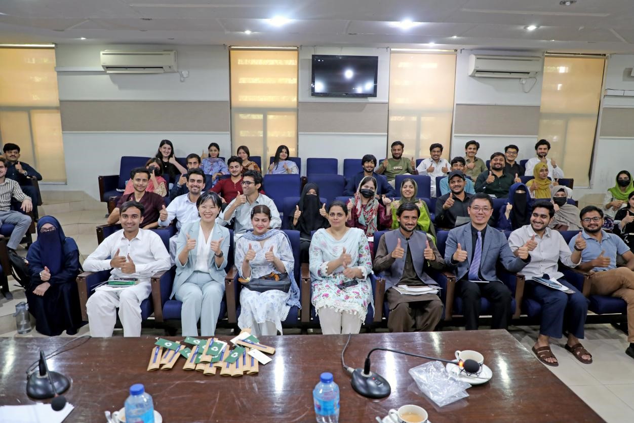 Fudan University delegation visits Pakistan to strengthen education cooperation Fudan University delegation meeting Pakistani academics in Islamabad to promote higher education cooperation.