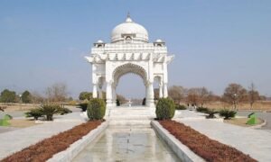 Islamabad approves a 1,300-acre urban forest near Margalla Hills to expand green cover and support biodiversity.
