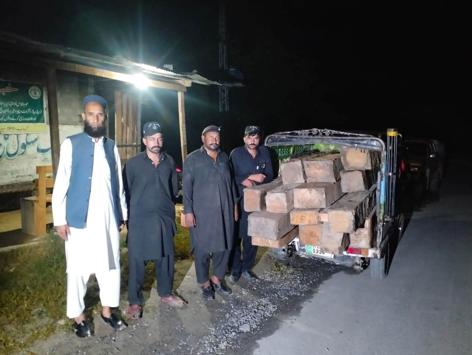 Forest Department Seizes Vehicle Carrying Smuggled Timber in Siran Division