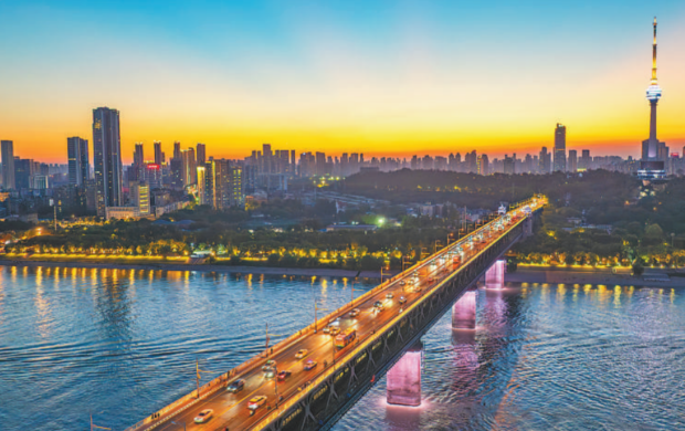 Smart lighting makes the Wuhan Yangtze River Bridge greener