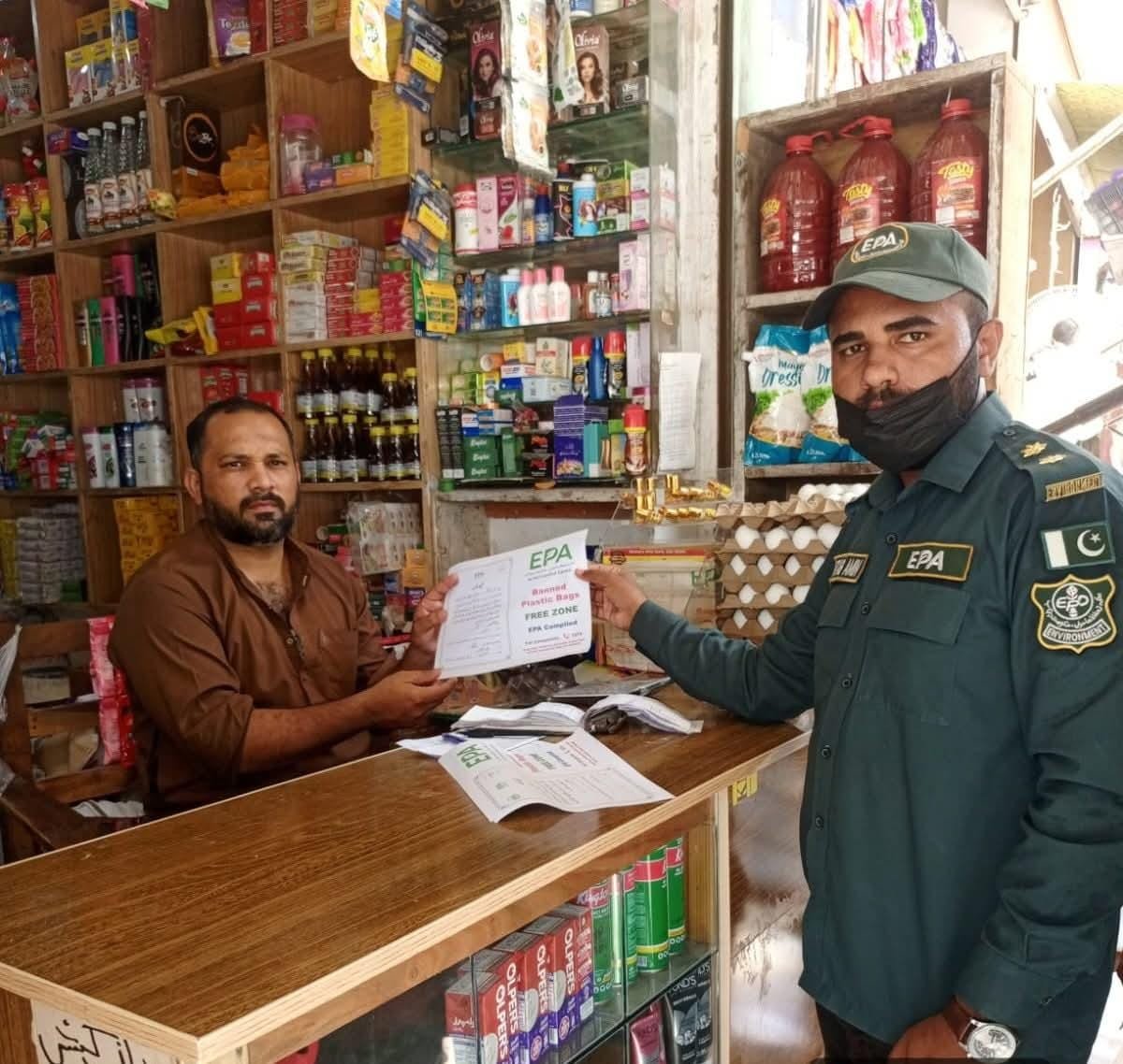 EPA Chiniot Cracks Down on Banned Polythene Bags, Confiscates 327kg of Plastic