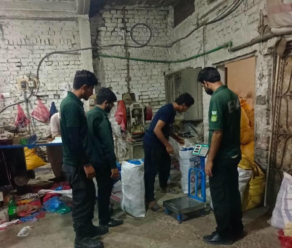 EPA Rawalpindi Confiscates 229kg of Banned Plastic Bags in Citywide Crackdown