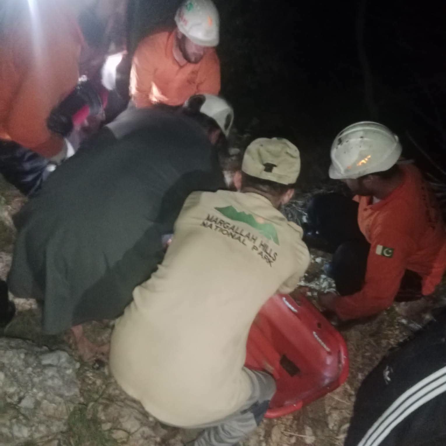 IWMB, CDA and Police Rescue Two Injured Visitors from Trail 3