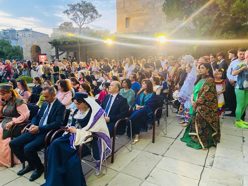 Pakistan Showcases Cultural Heritage At National Clothing Day In Baku