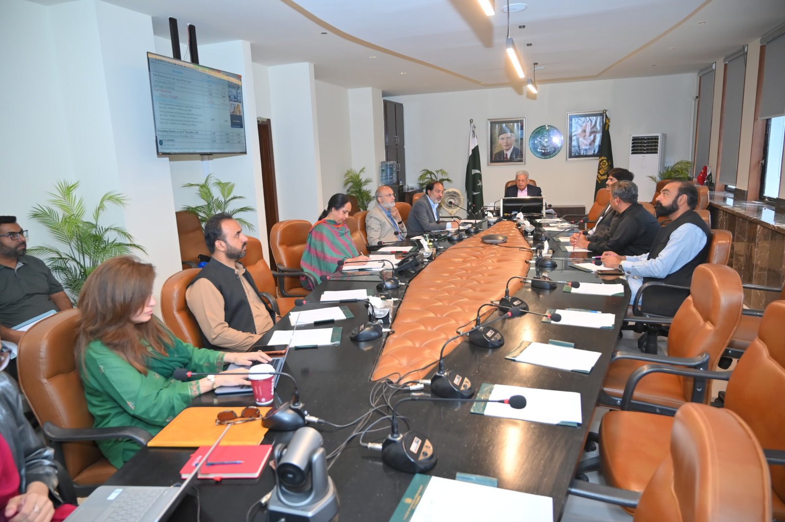 Rana Tanveer Hussain Directs Timely Payments to Sugarcane Growers