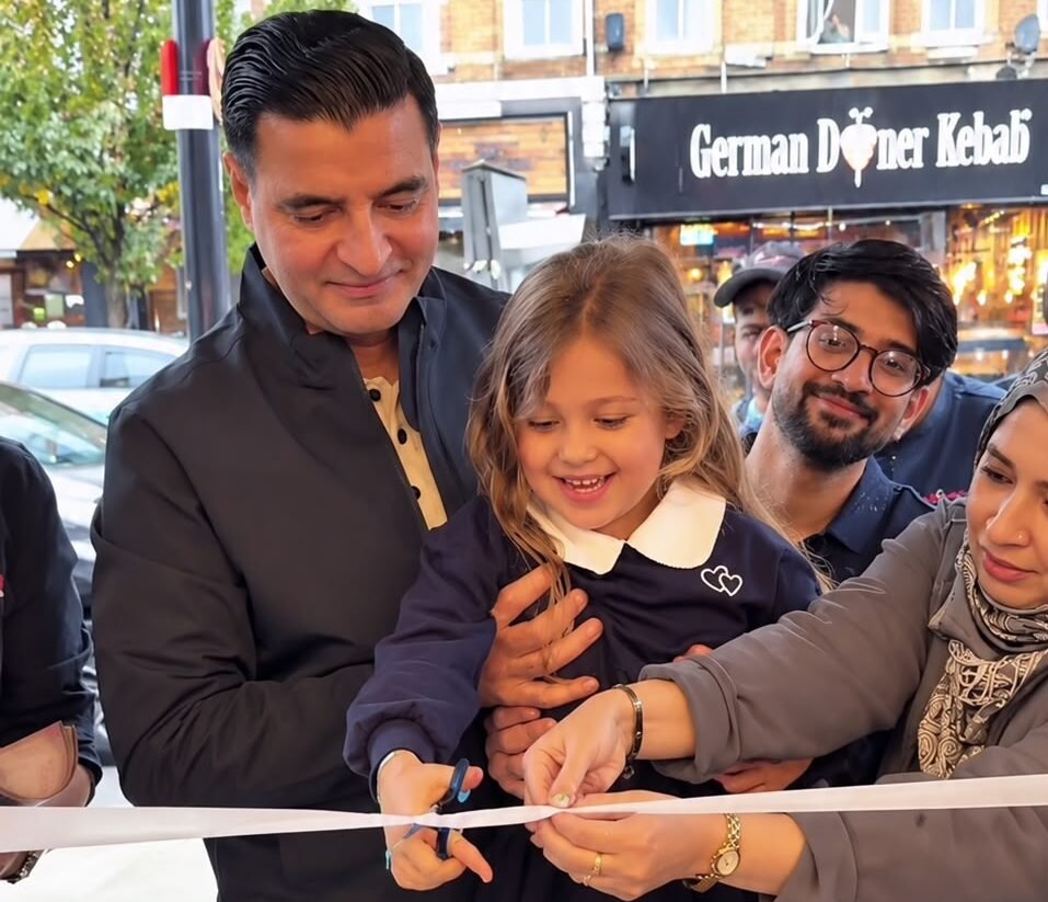 Asif Khaliq drives blue-eyed Chaiwala Arshad Khan’s London success