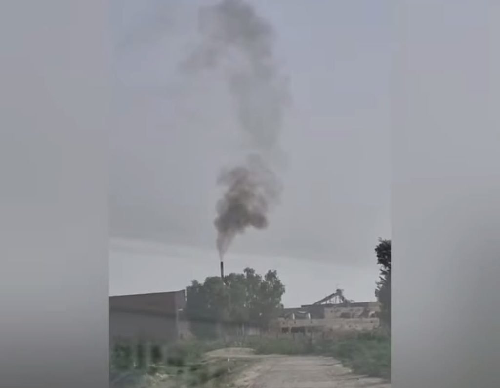EPA Faisalabad Seals Factory Over Black Smoke Emissions