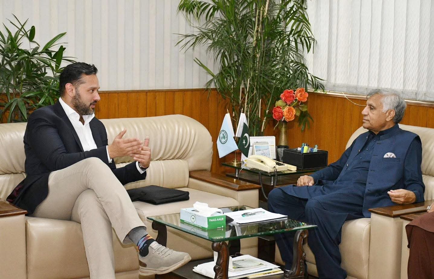 US Scholar Visits Arid University to Explore Research and Academic Collaboration
