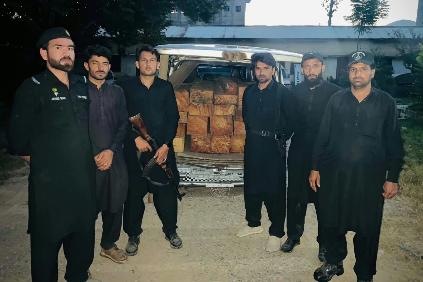 Upper Hazara Forest Patrol Squad Seizes Vehicle Carrying Illegally Transported Blue Pine Timber