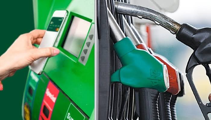 Pakistanis Demand Removal of Petroleum Levy as Petrol Prices Fall and Diesel Gets Costlier Pakistanis Demand Removal of Petroleum Levy as Petrol Prices Fall and Diesel Gets Costlier